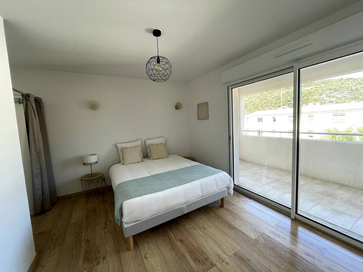 Modern apartment, Bonifacio harbour 4