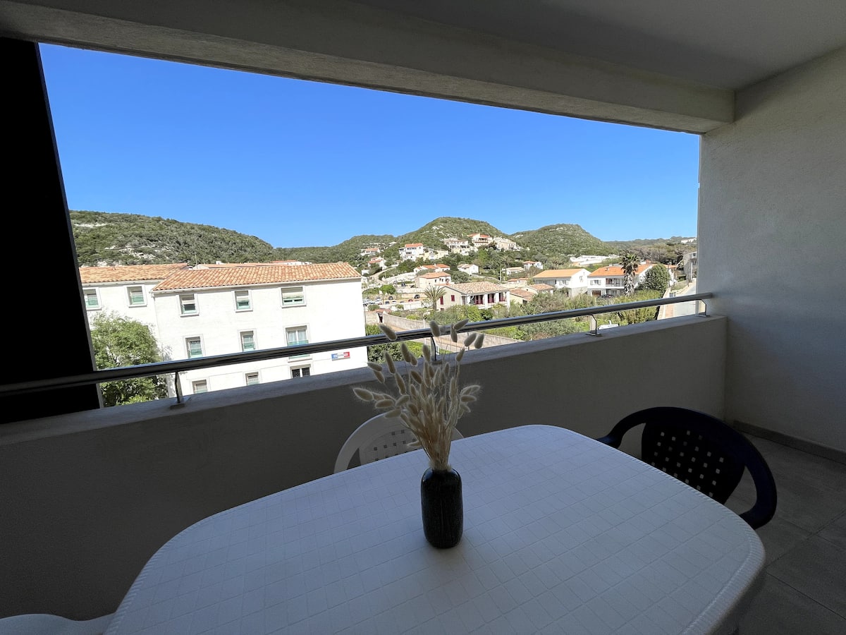 Modern apartment, Bonifacio harbour 5